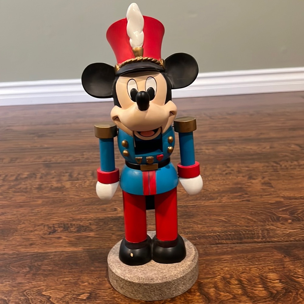 Disney Mickey Circus Ring Master Nutcracker 13.5"